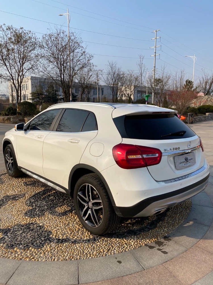 东营15年奔驰GLA6