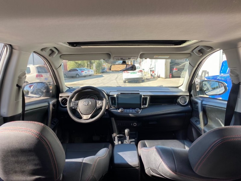 沈陽16年豐田RAV4榮放9