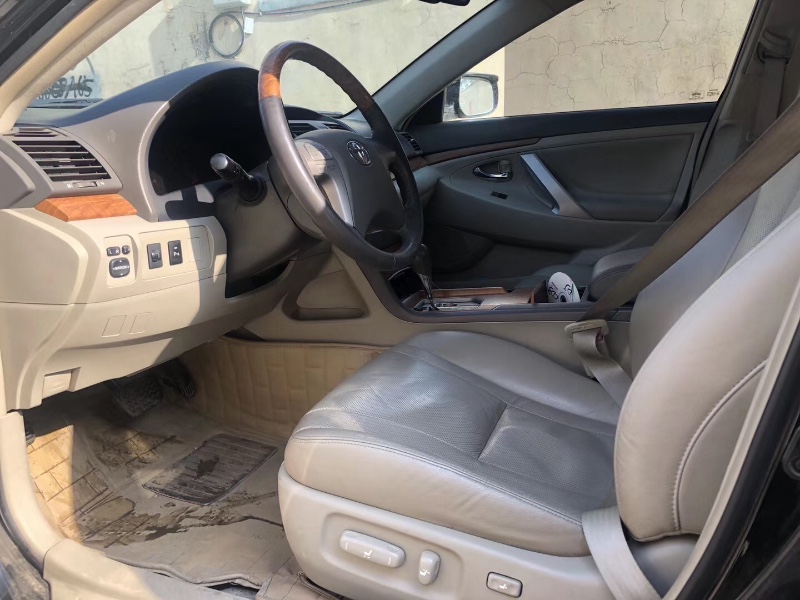 烟台11年丰田凯美瑞5