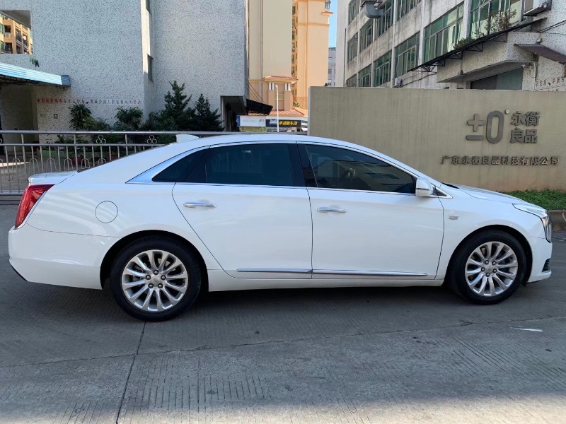 中山18年凯迪拉克XTS5