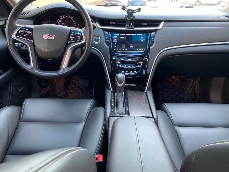 中山18年凯迪拉克XTS3