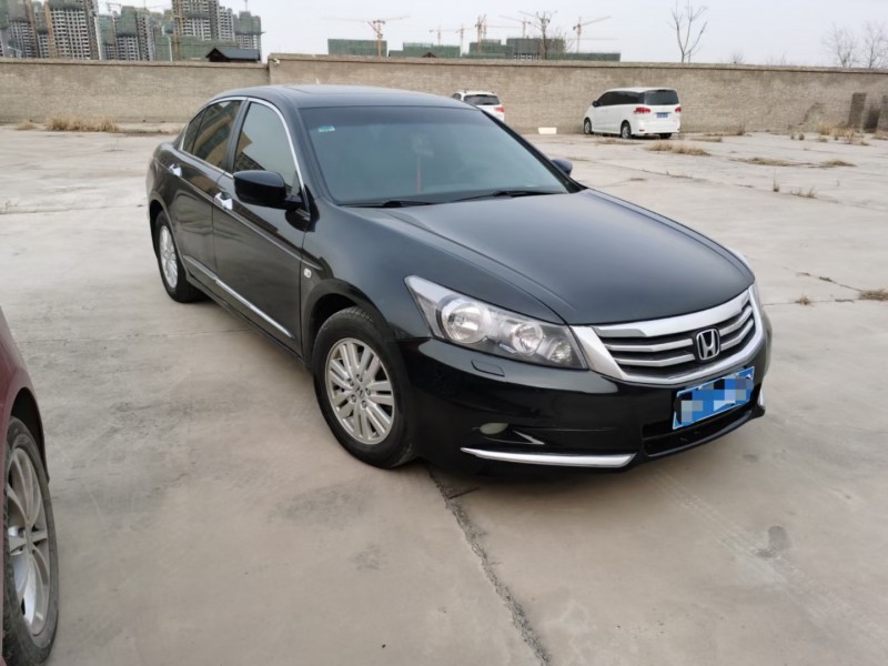 郑州13年本田雅阁2