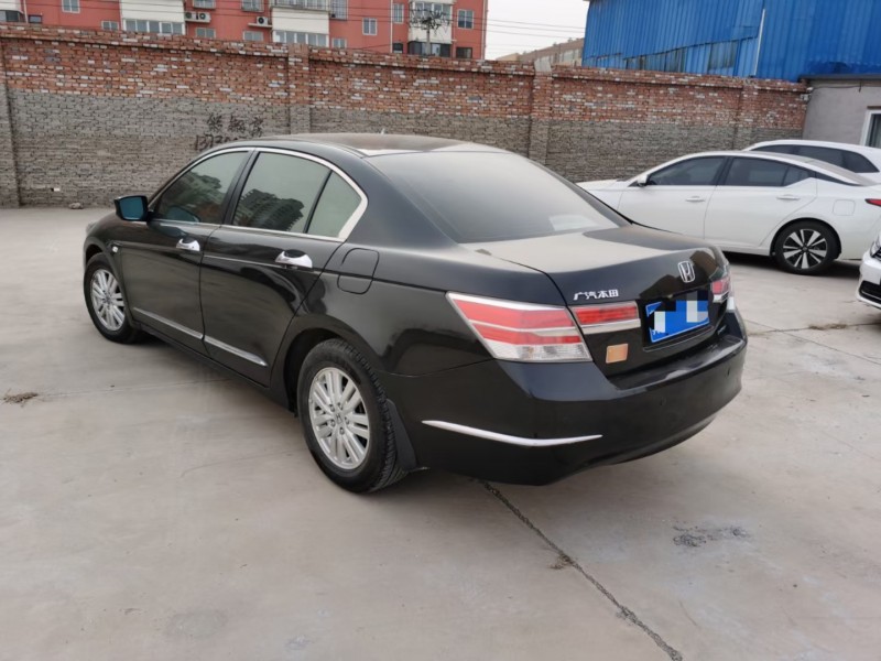 郑州13年本田雅阁5