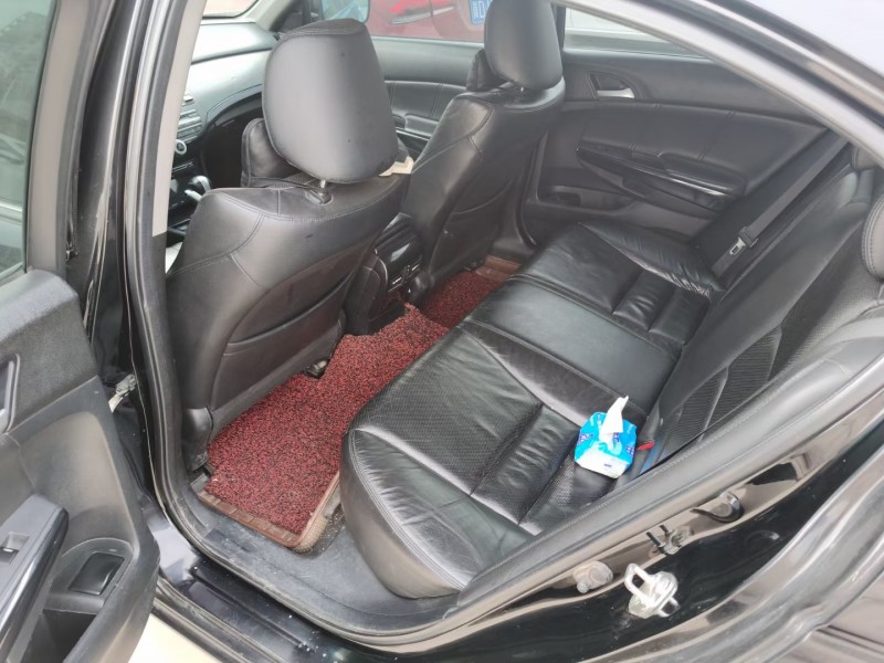 郑州13年本田雅阁7