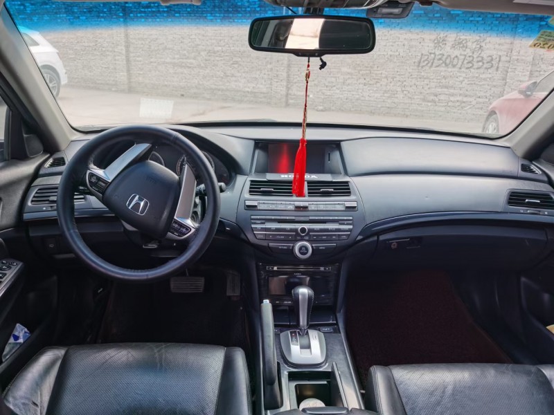 郑州13年本田雅阁8