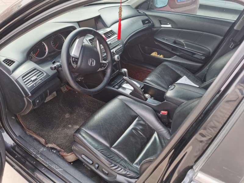 郑州13年本田雅阁9