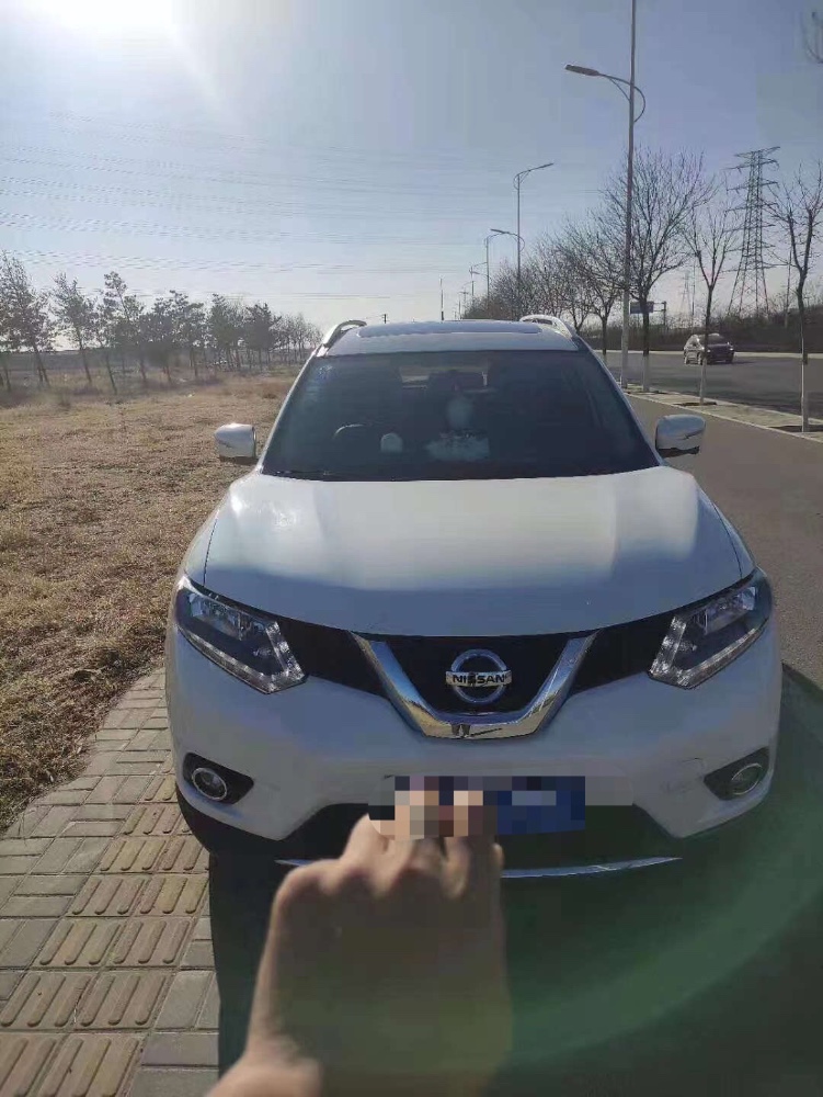 朔州16年日產奇駿1