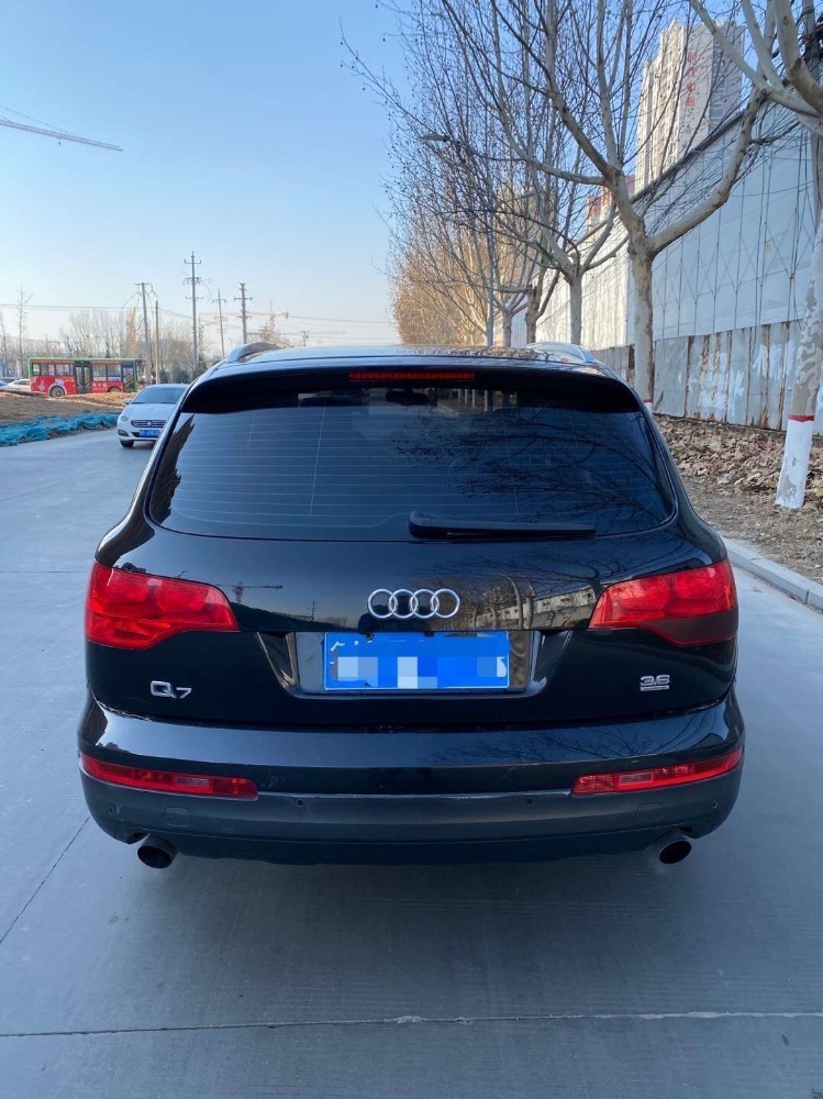 济南09年奥迪Q71