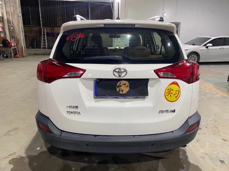 广州14年丰田RAV4荣放1