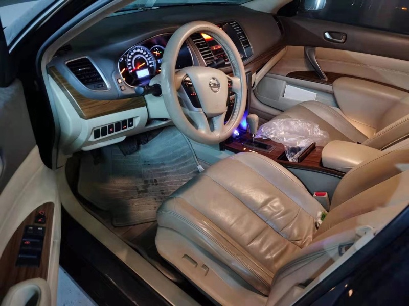 广州11年日产天籁3