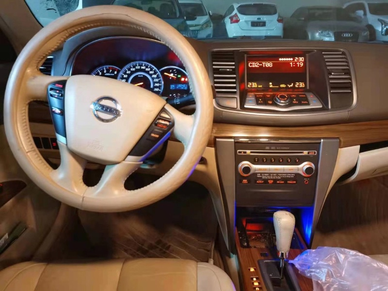 广州11年日产天籁4