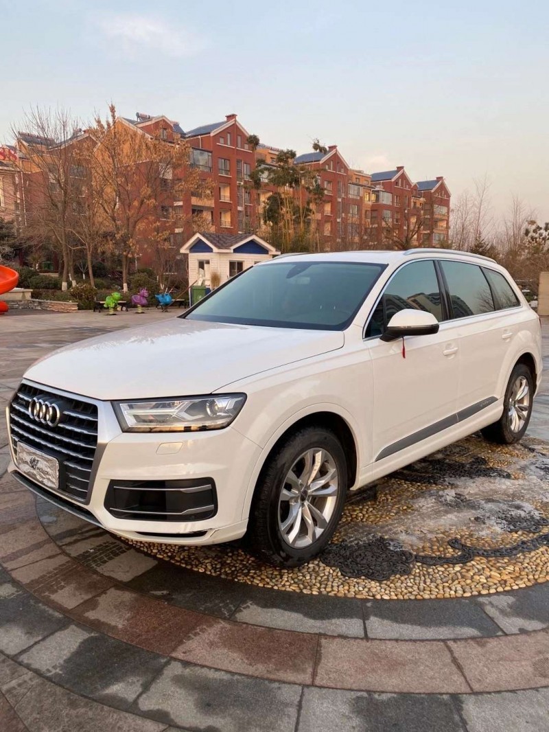 青岛17年奥迪Q76