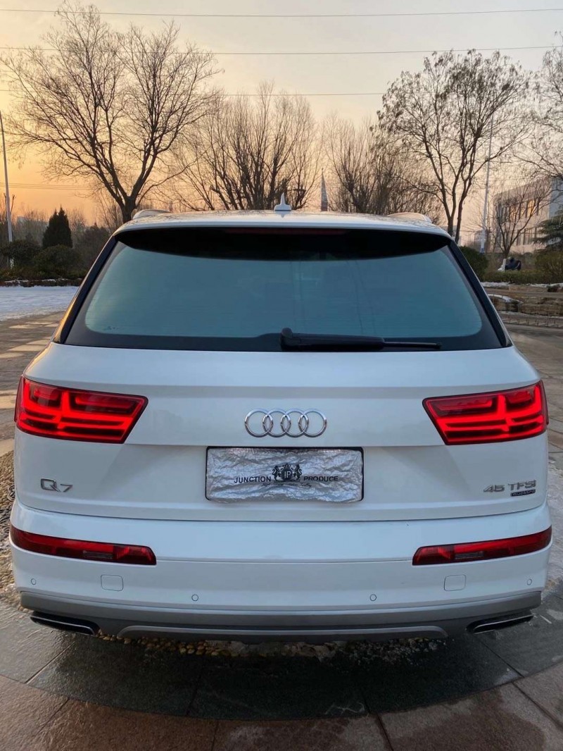 青岛17年奥迪Q74