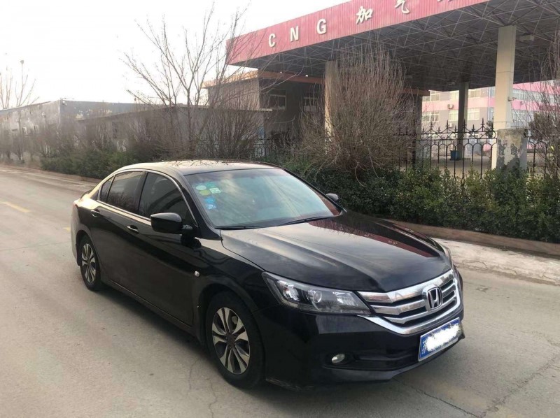 济宁14年本田雅阁2