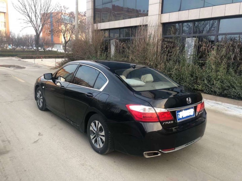 济宁14年本田雅阁4