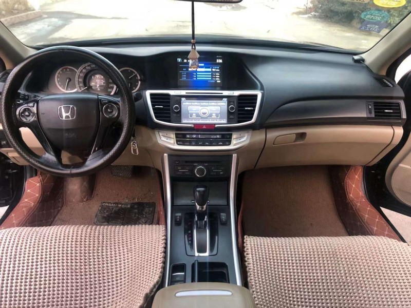 济宁14年本田雅阁6