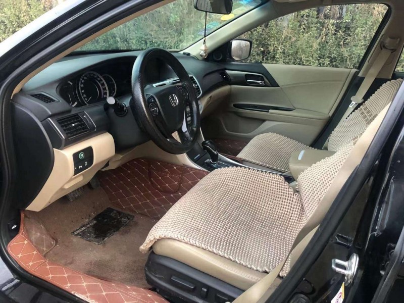 济宁14年本田雅阁8