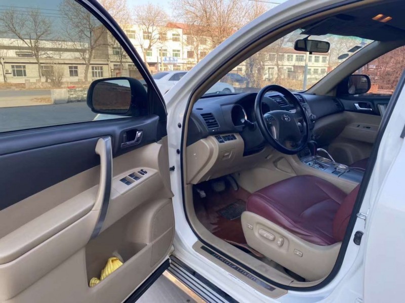 保定10年丰田汉兰达4