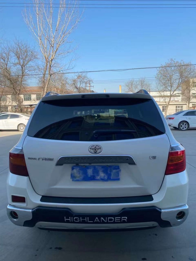 保定10年丰田汉兰达7