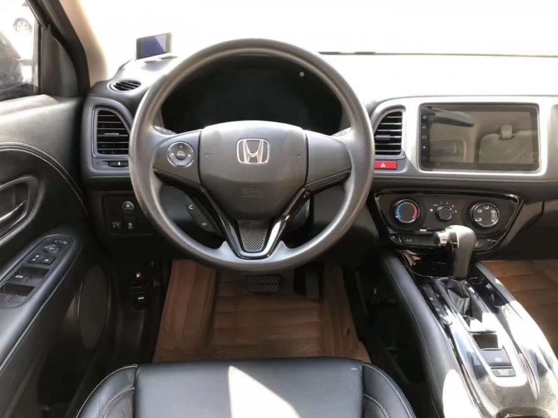 佛山16年本田缤智6