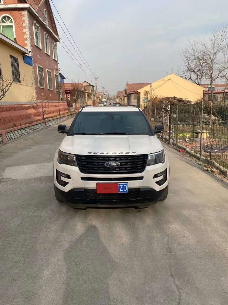 济宁16年福特探险者1