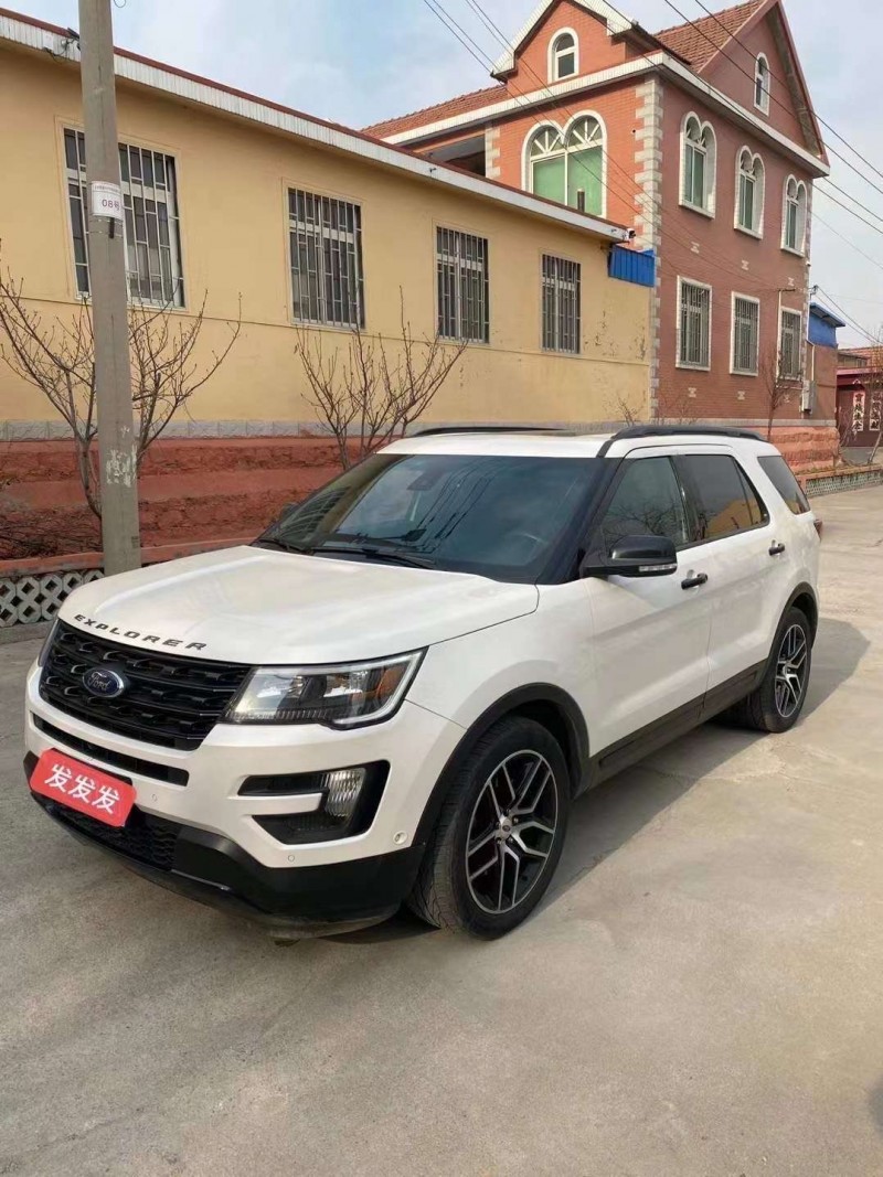 济宁16年福特探险者3