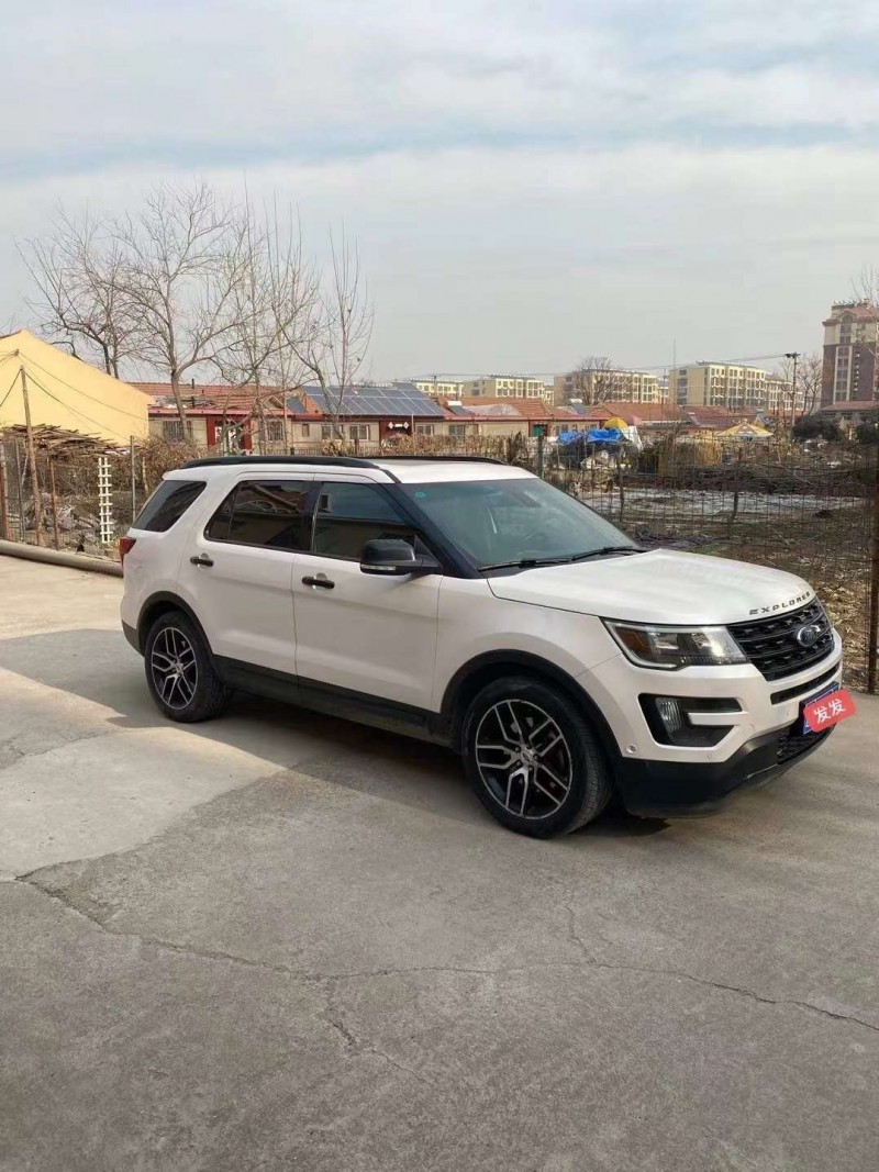 济宁16年福特探险者2