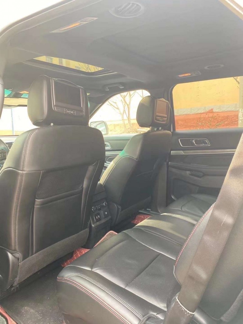 济宁16年福特探险者6