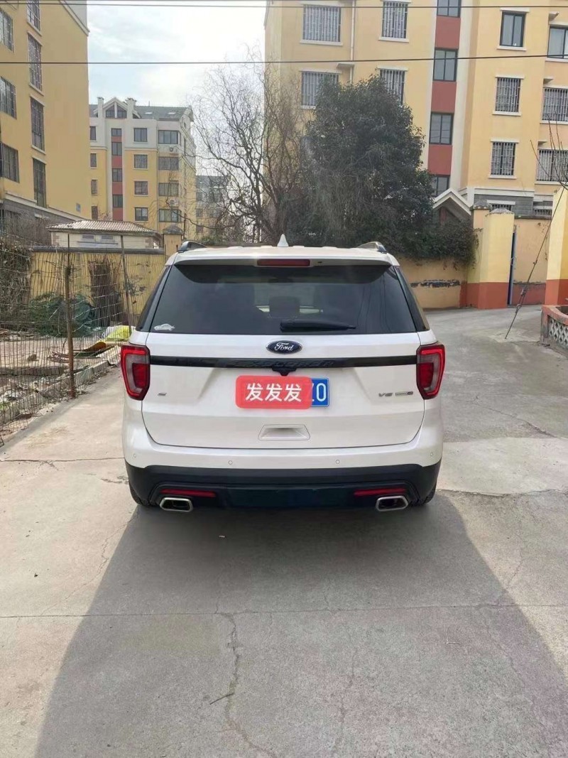 济宁16年福特探险者9