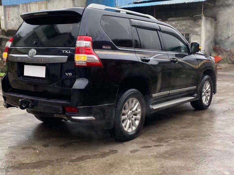 北京16年丰田普拉多8