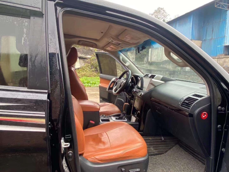 北京16年丰田普拉多2