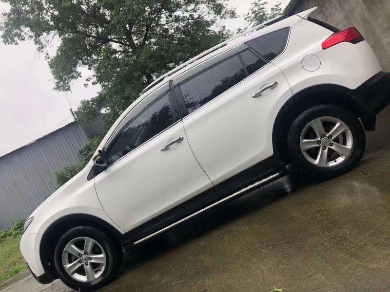 重慶14年豐田RAV41