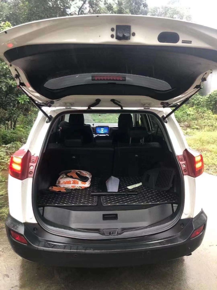 重慶14年豐田RAV42