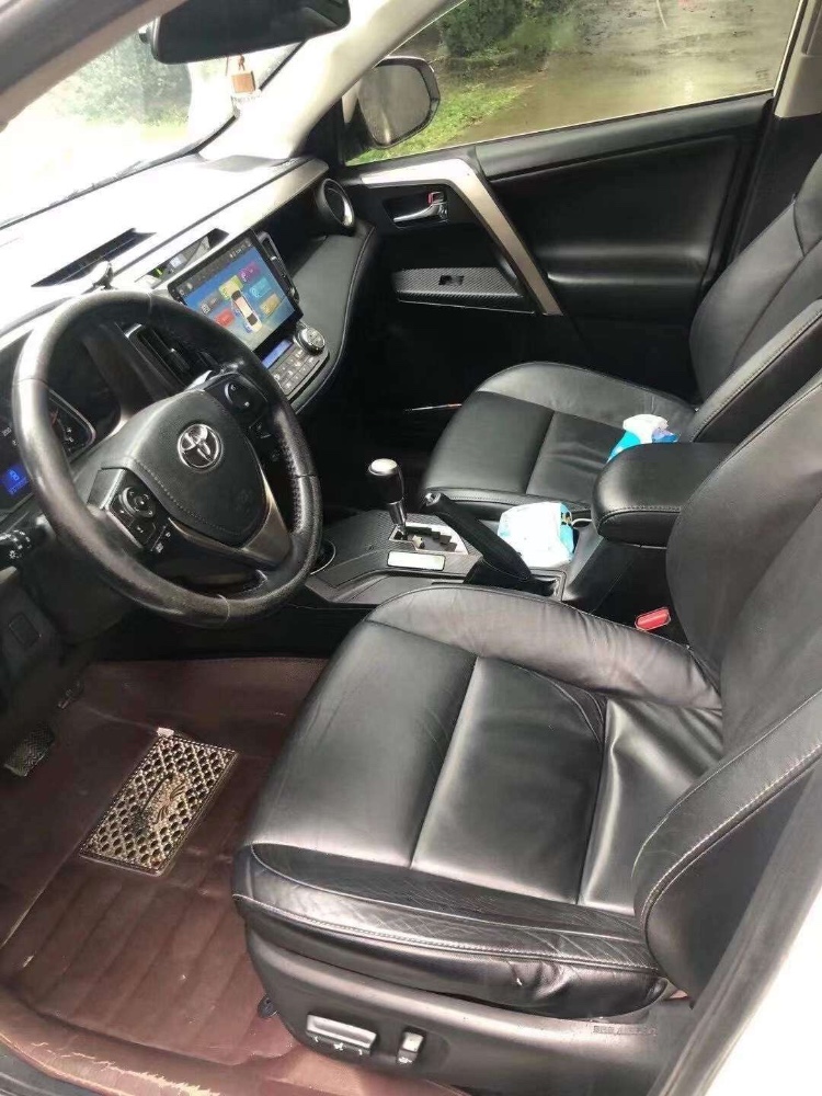 重慶14年豐田RAV44