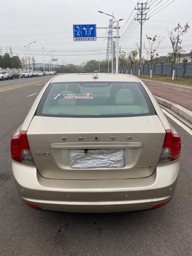 保定12年沃尔沃S406