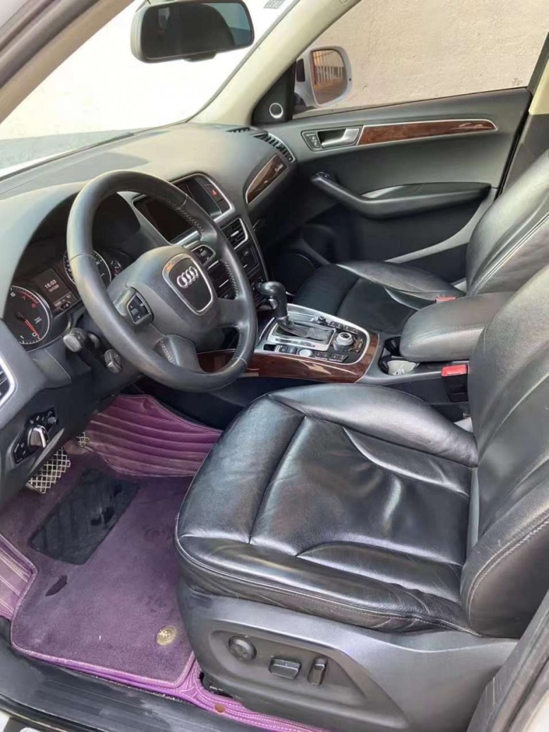 济宁13年奥迪Q58