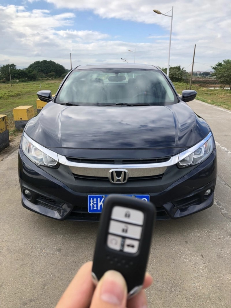 佛山17年本田思域1