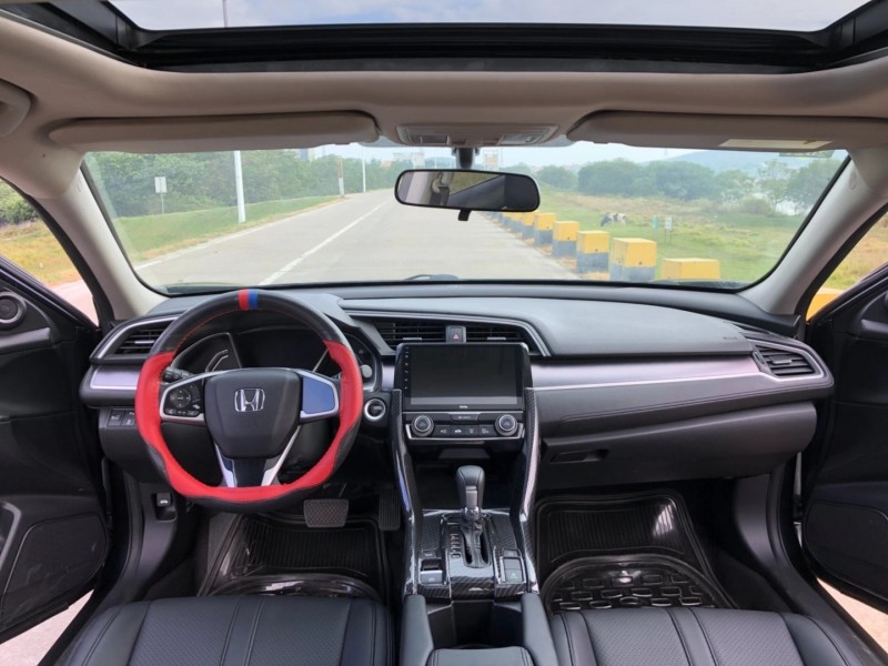 佛山17年本田思域8