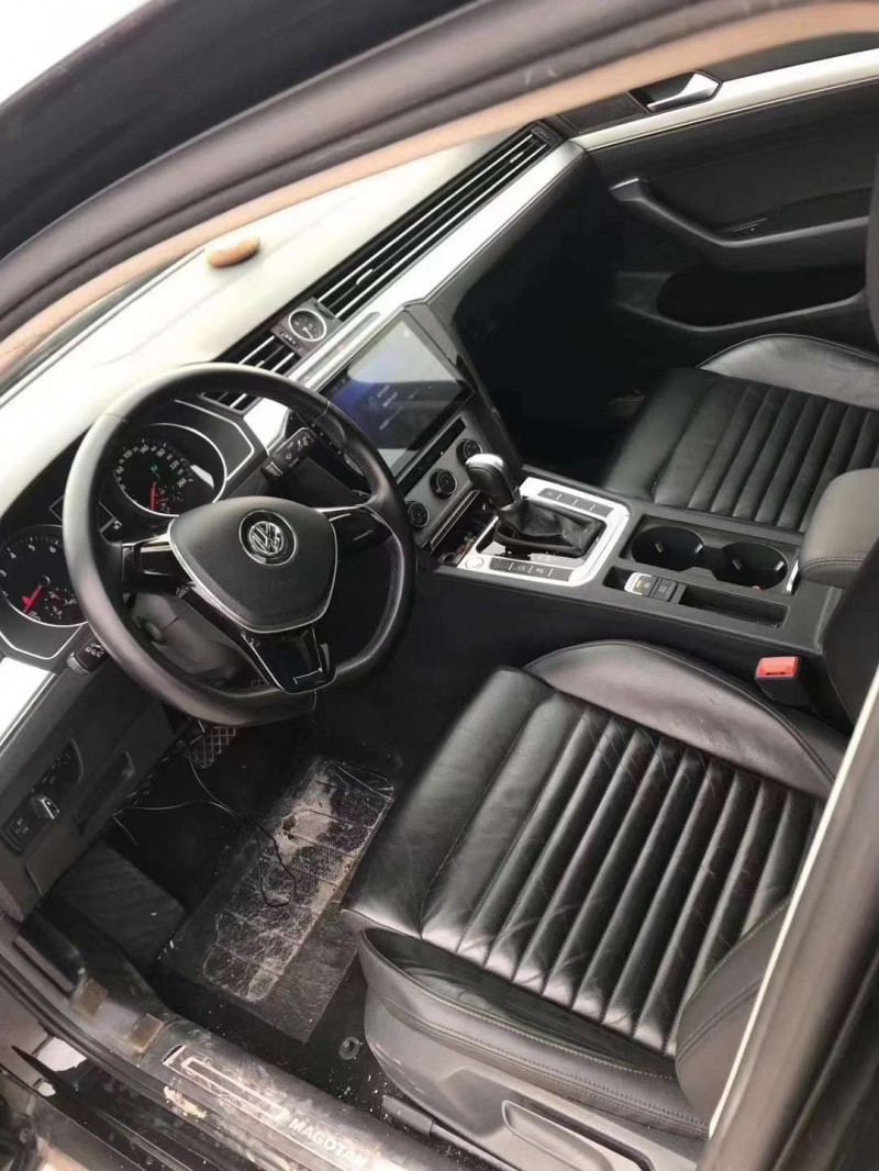 保定17年大众迈腾3