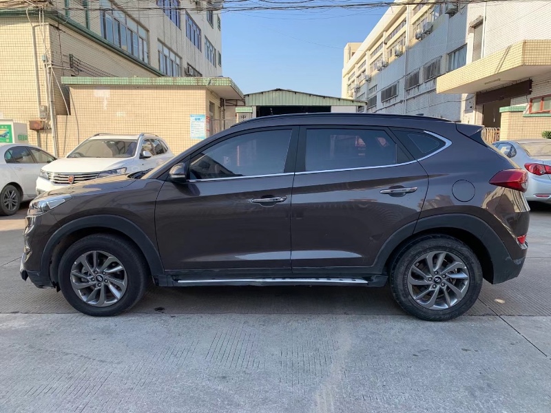 中山16年现代途胜7