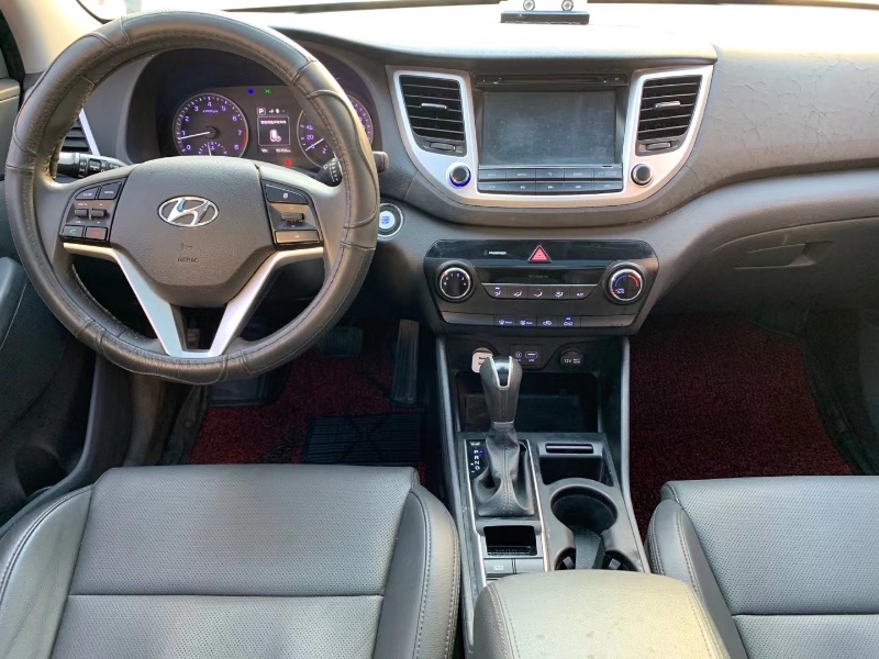 中山16年现代途胜5