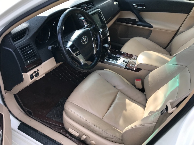 深圳13年丰田锐志5