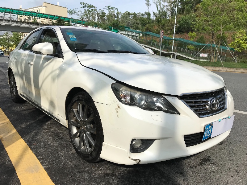 深圳13年丰田锐志7