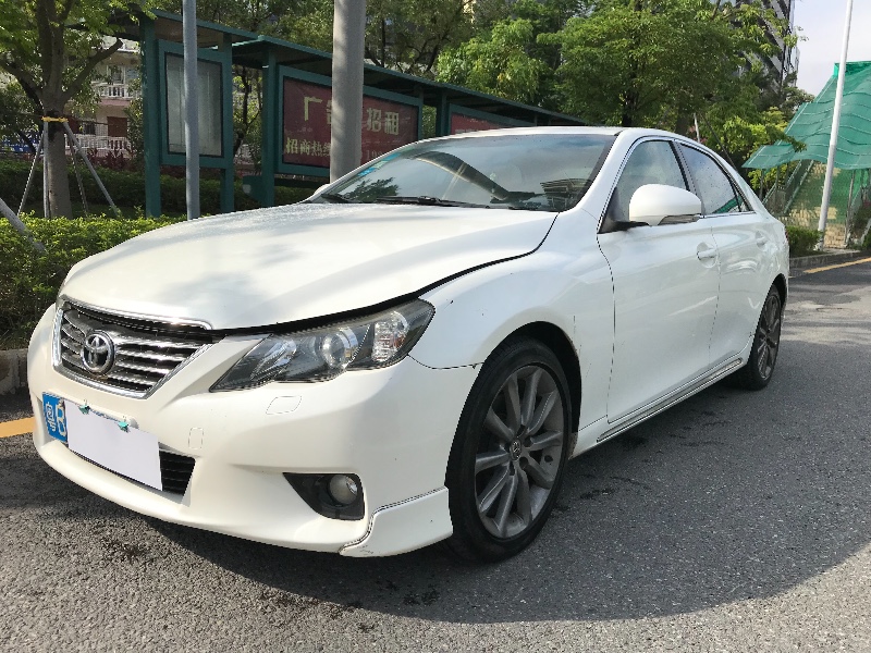 深圳13年丰田锐志8