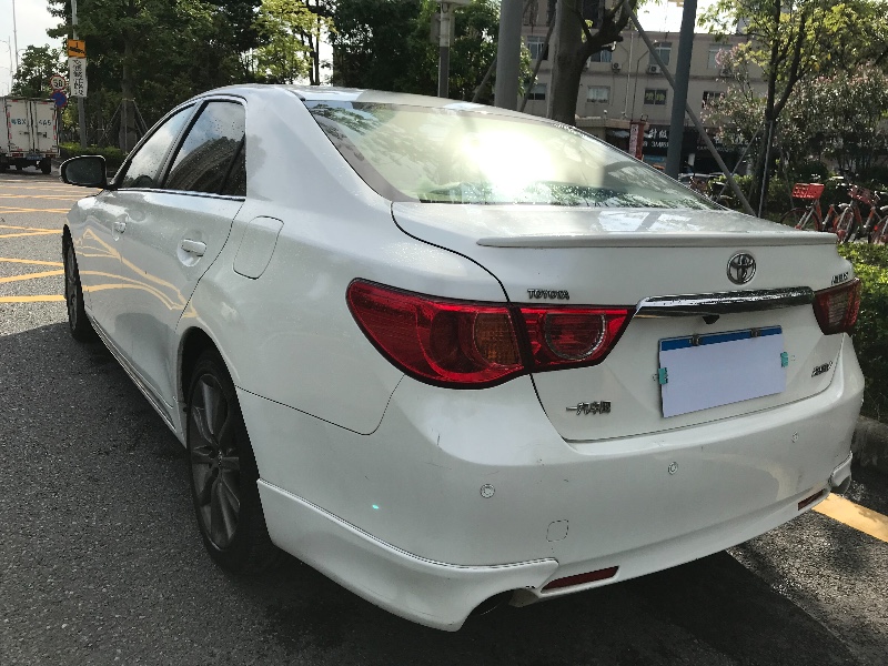深圳13年丰田锐志1