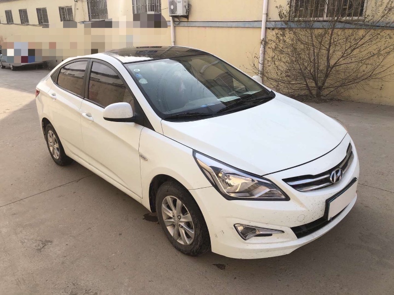 烟台抵押车15年现代瑞纳出售