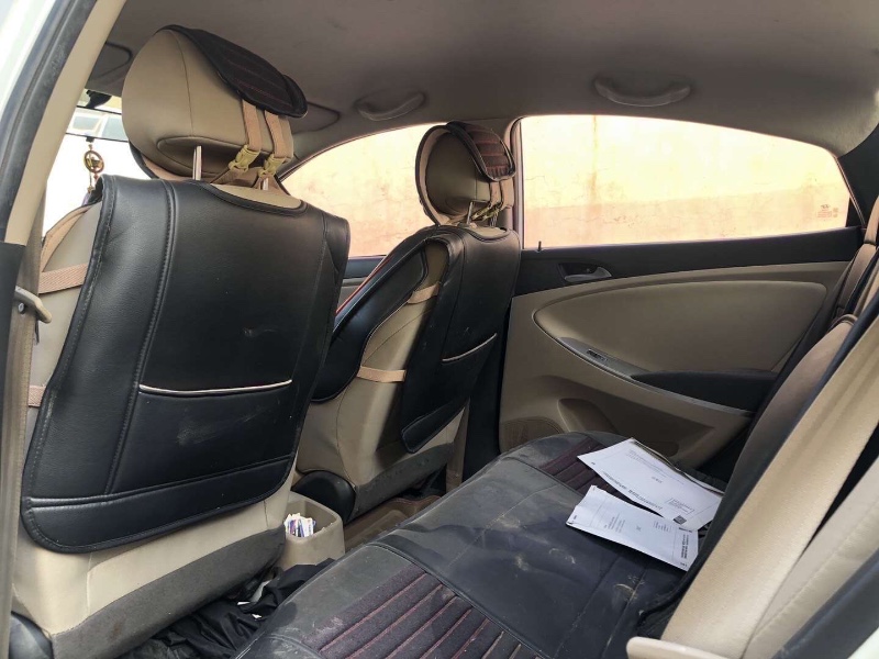 烟台15年现代瑞纳2