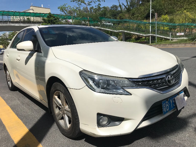 深圳14年丰田锐志7