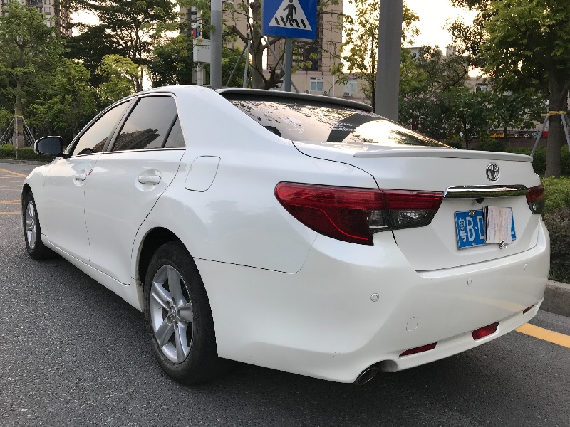 深圳14年丰田锐志1