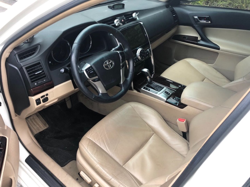 深圳13年丰田锐志7